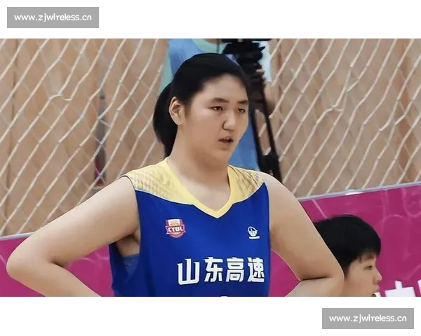 2.26 米女篮新星遭日媒酸评,国际教头盛赞 “长城级统治力”